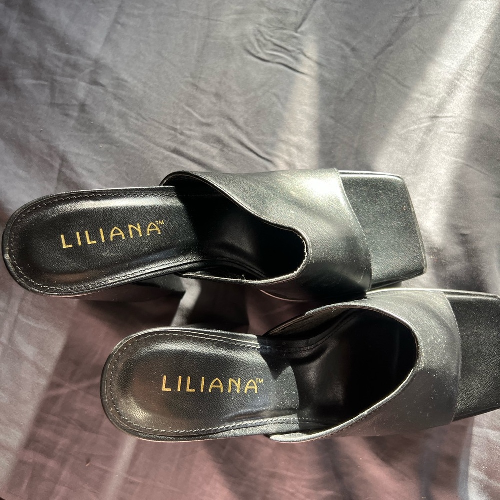 Liliana Women's Black Slide Pumps